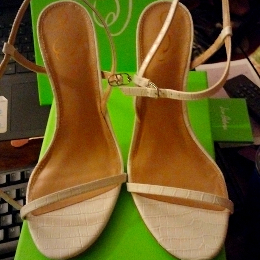 Dorian white Croc Prt new w tags and box
